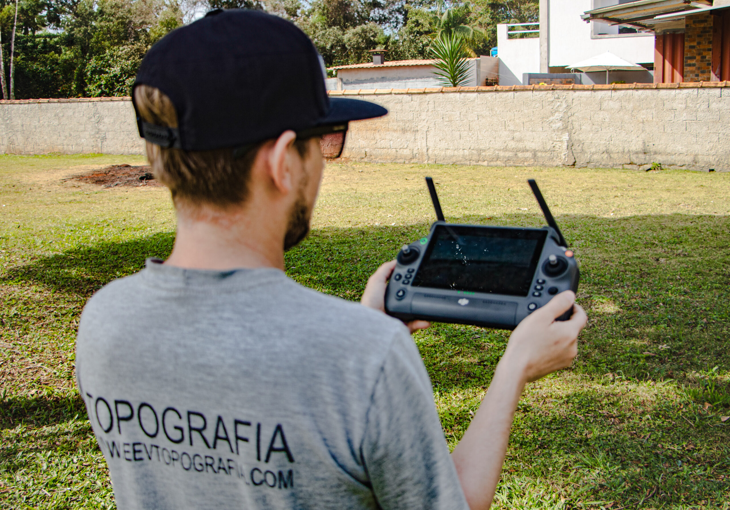 Posso Contratar um Topógrafo sem Cadastro no CFT