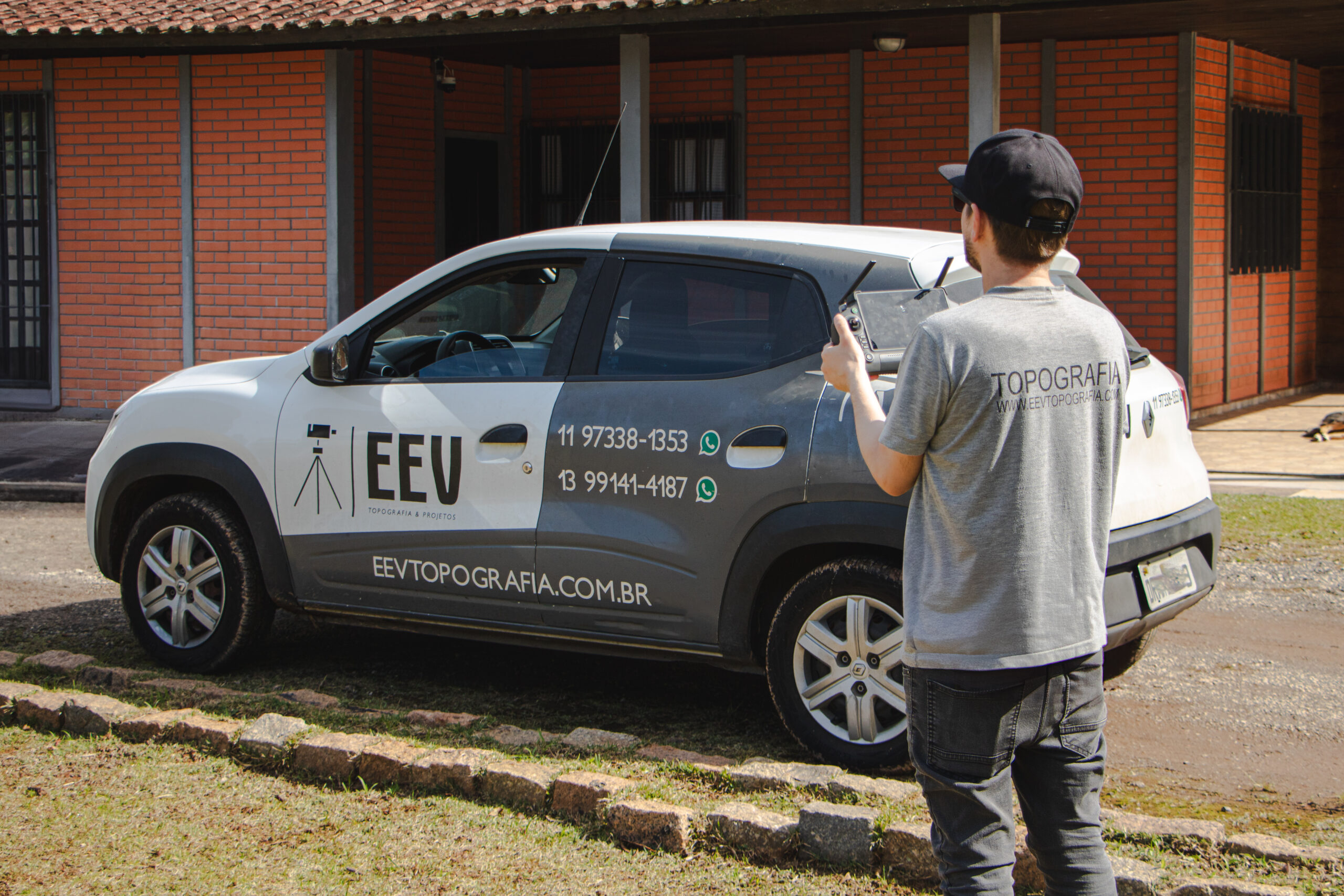 Empresa ou Profissional Liberal em Topografia: Qual Escolher?